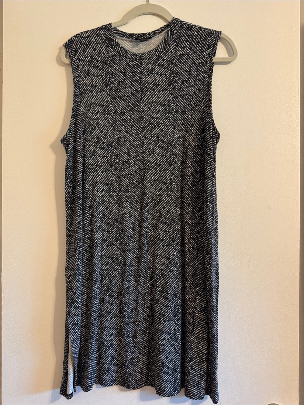 J. Jill Wearever Collection Black and White Sleeveless Tunic